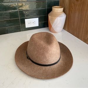 Felt hat w belt detail